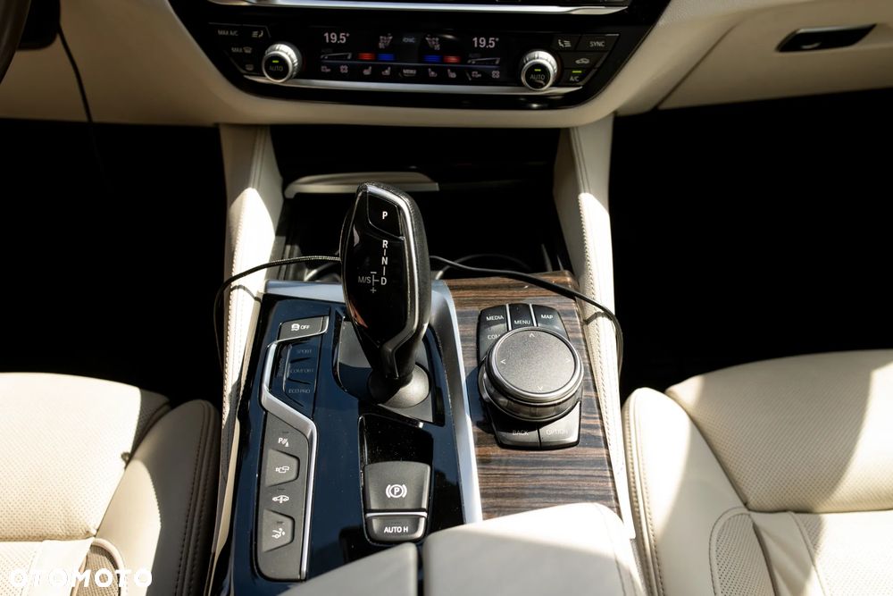 BMW 6GT - 16