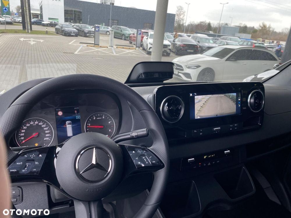 Mercedes-Benz Sprinter - 6