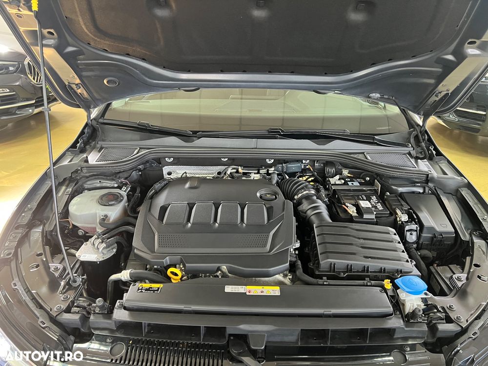 Volkswagen Golf 2.0 TDI SCR Life - 33