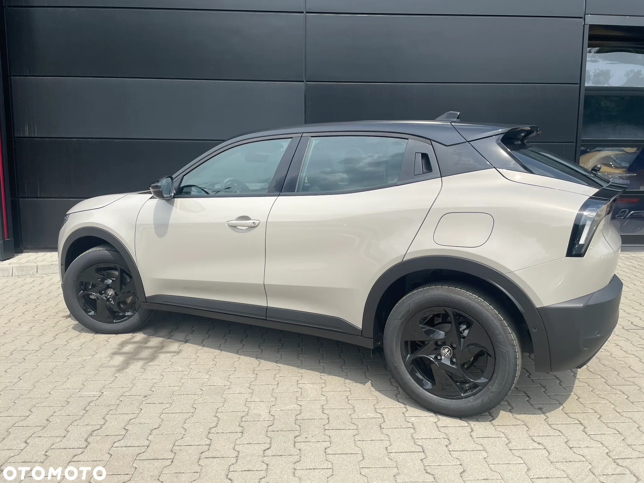 Alfa Romeo Junior 1.2 mHEV Ibrida eDCT - 3