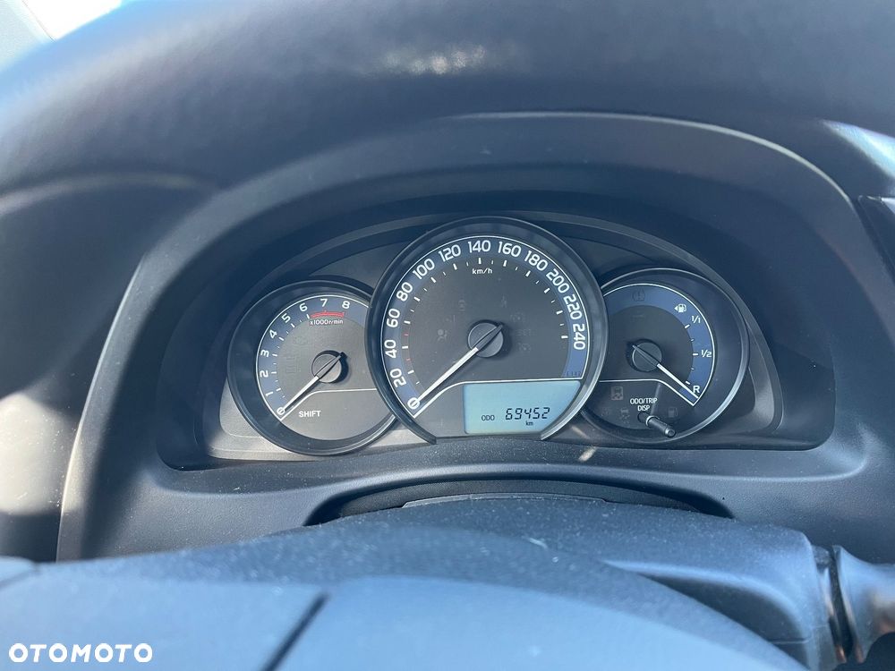 Toyota Auris 1.33 VVT-i Active - 11