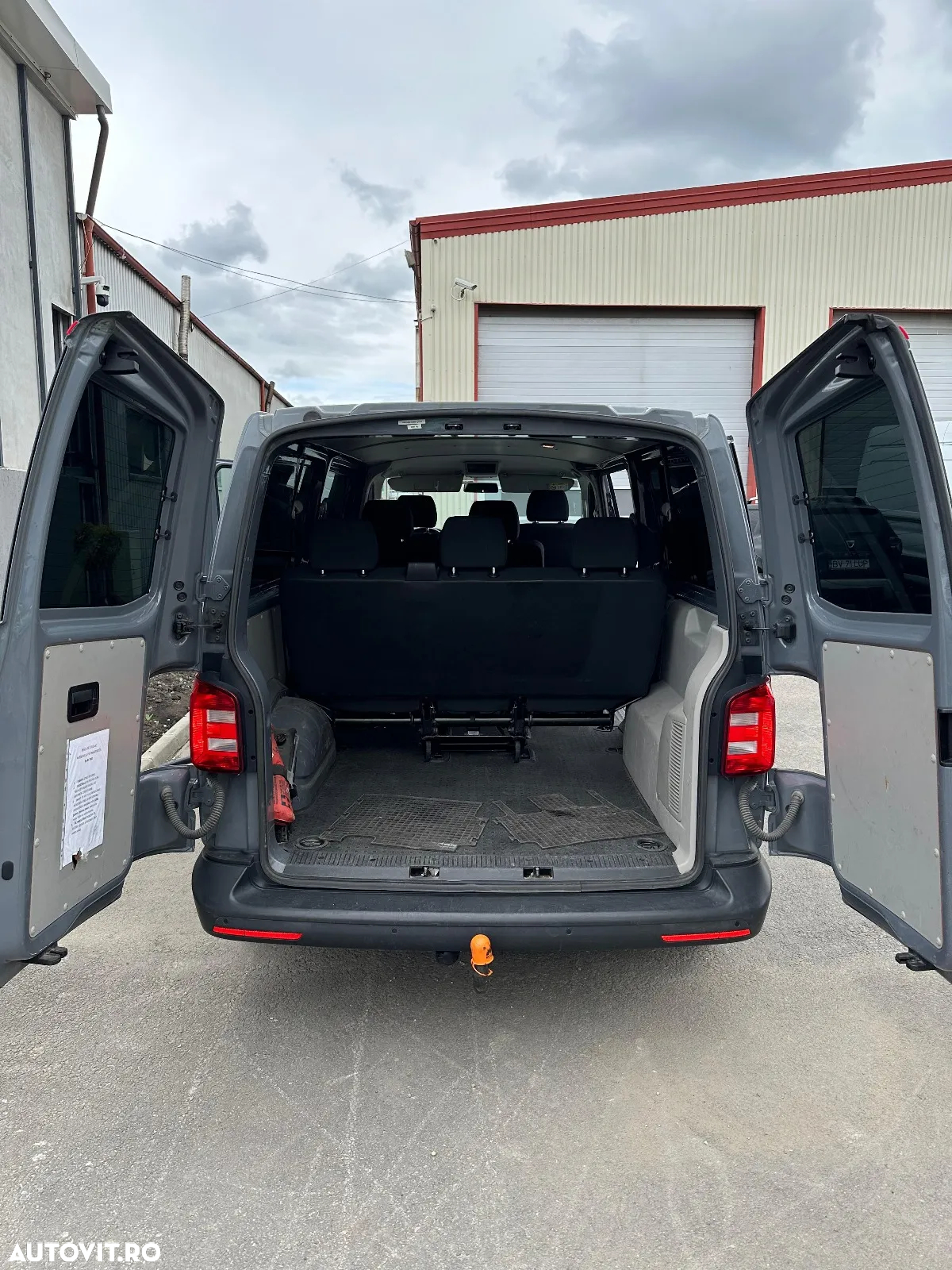 Volkswagen Transporter Kombi T6.1 2.0 TDI 110 kW KR - 6
