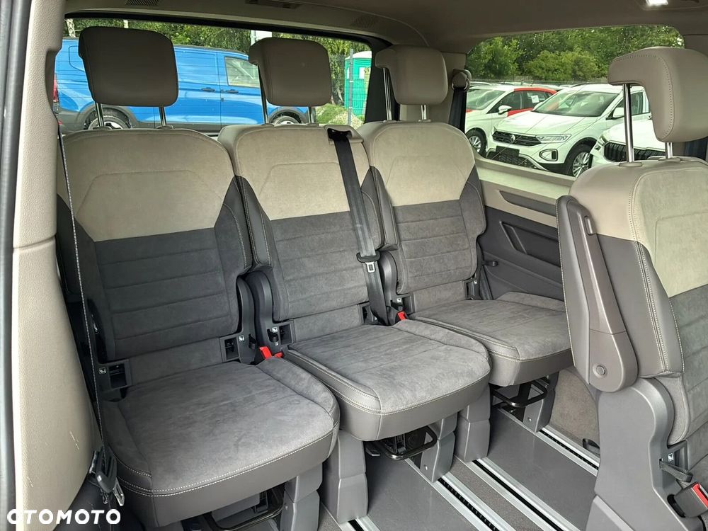 Volkswagen Multivan - 17