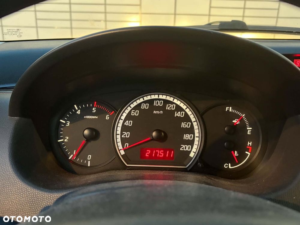 Suzuki Swift 1.3 DDiS 16v GLX - 7