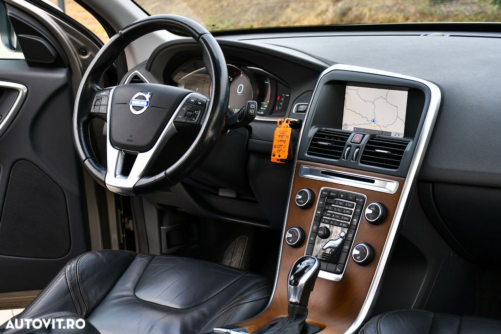 Volvo XC 60 D3 Aut. Summum - 16