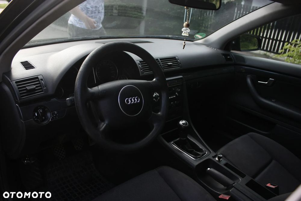 Audi A4 Avant 1.6 - 12