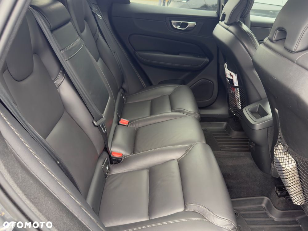 Volvo XC 60 B5 D AWD Inscription - 9