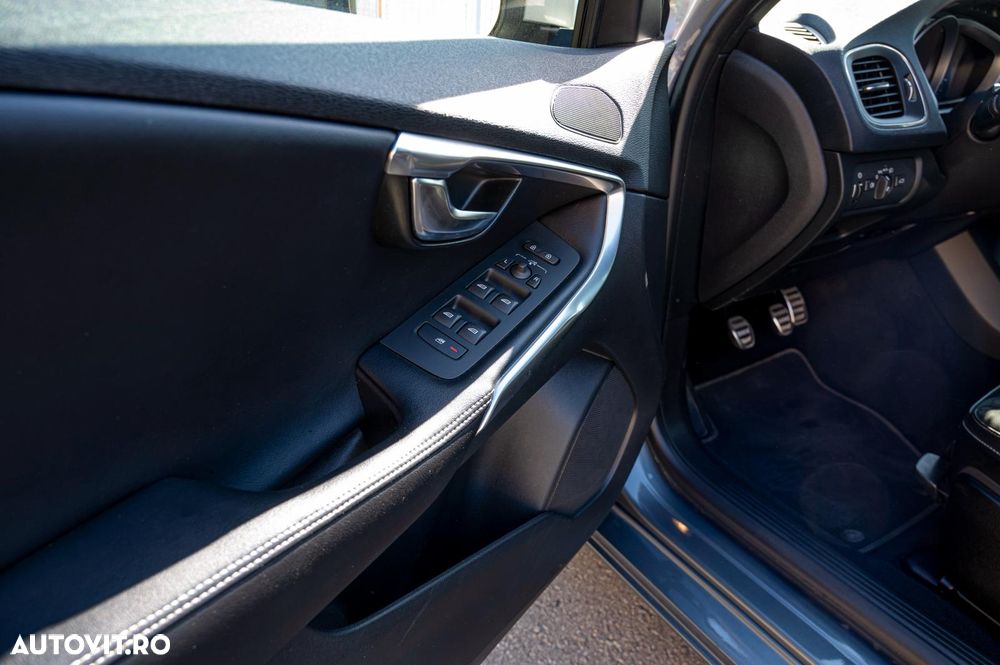 Volvo V40 D2 Momentum - 8