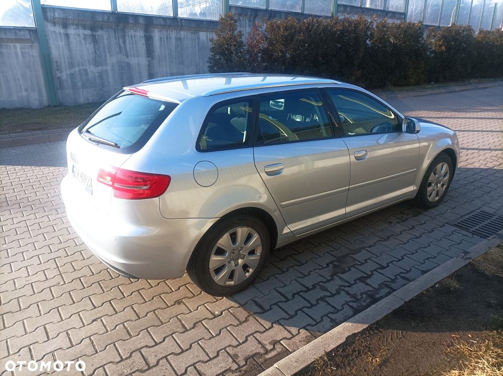 Audi A3 Sportback 1.6 TDI DPF Attraction - 6