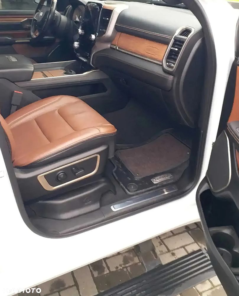 RAM 1500 Crew Cab Longhorn - 11