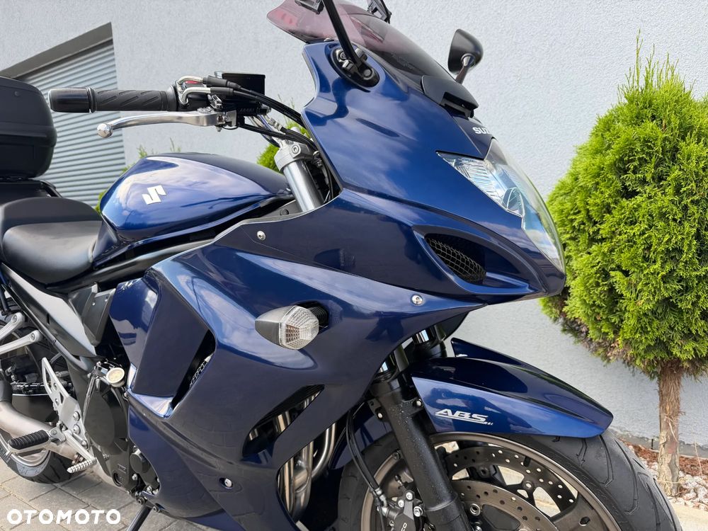 Suzuki GSX - 10