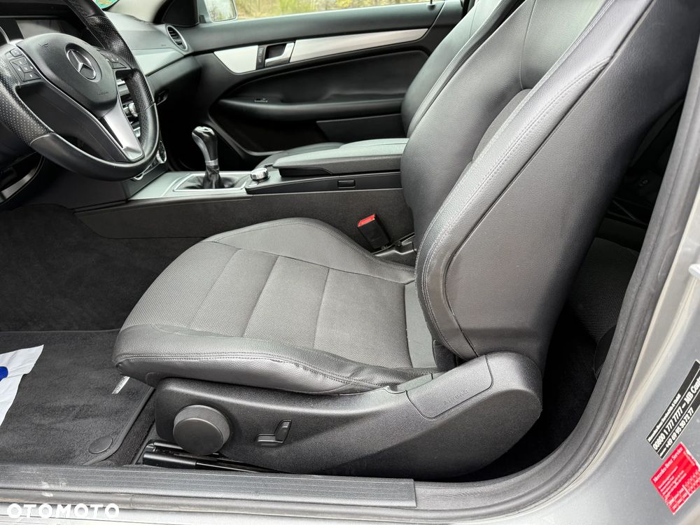 Mercedes-Benz Klasa C 180 BlueEFFICIENCY - 14