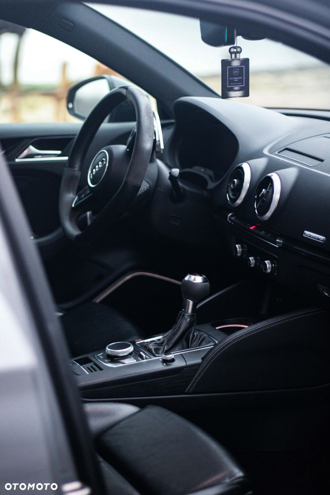 Audi RS3 Limousine TFSI quattro S tronic - 17