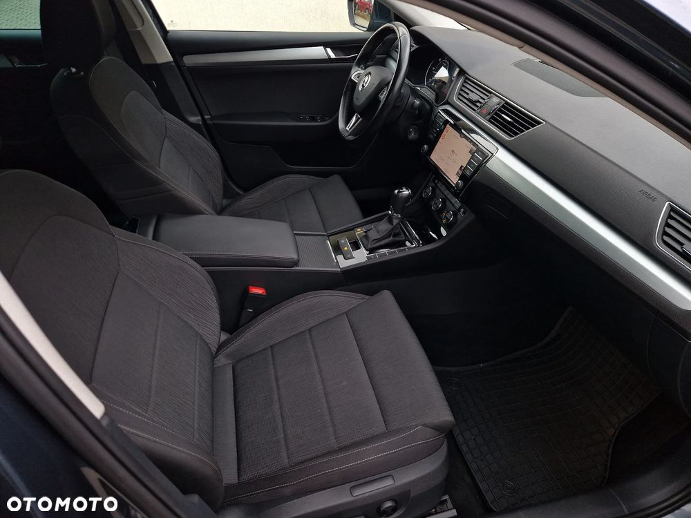Skoda Superb 2.0 TDI DSG Style - 26