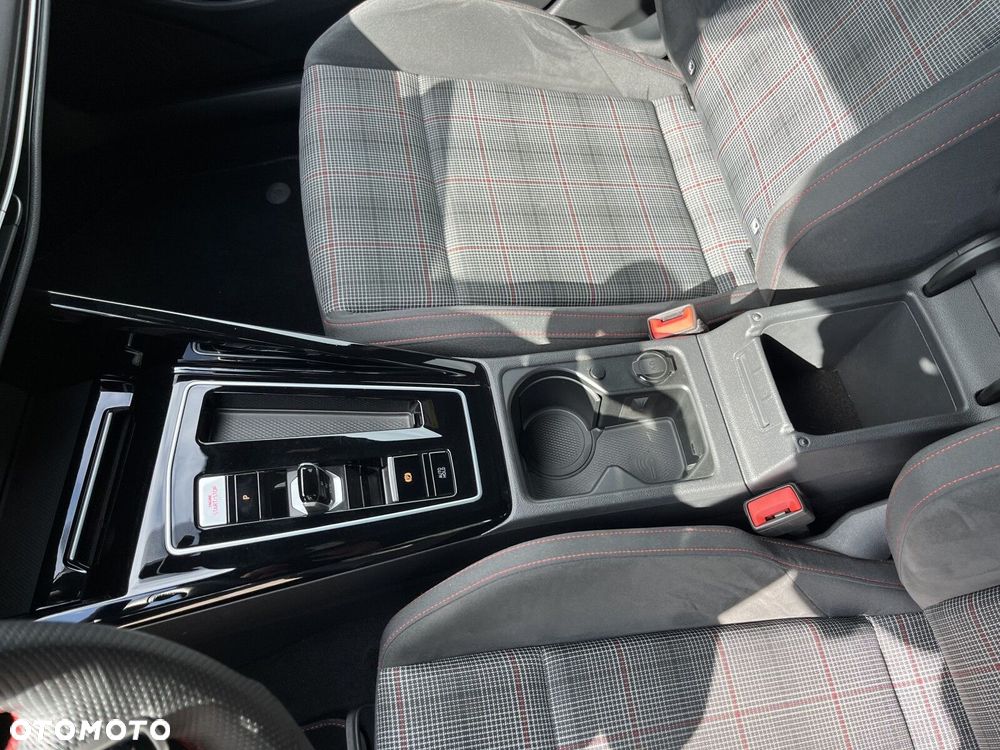 Volkswagen Golf 2.0 TSI GTI DSG - 28