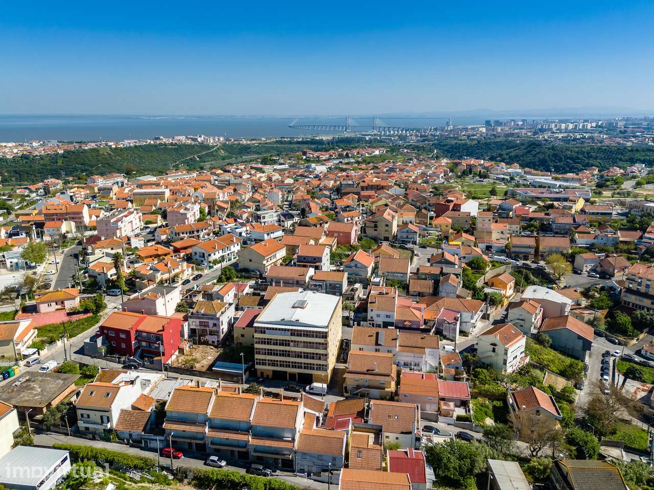 OPORTUNIDADE DE INVESTIMENTO | 3 MORADIAS | CAMARATE / UNHOS - Grande imagem: 3/36