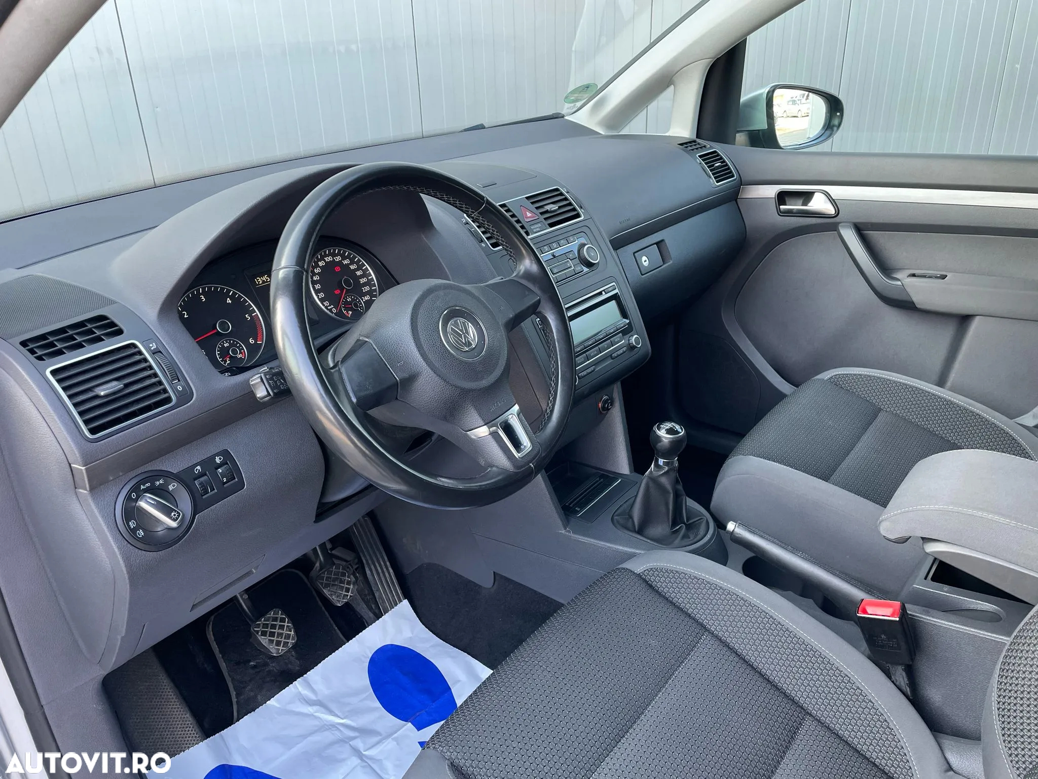 Volkswagen Touran 1.6 TDI BlueMotion Technology Comfortline - 10