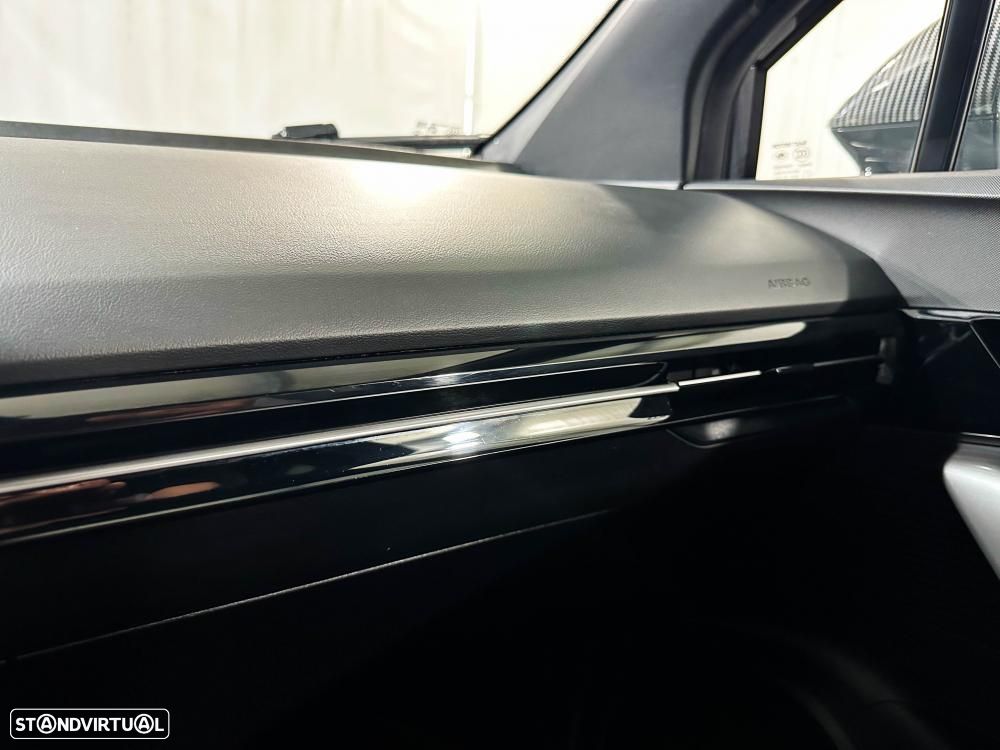 MG MG4 77 kWh Extended Range Luxury - 32