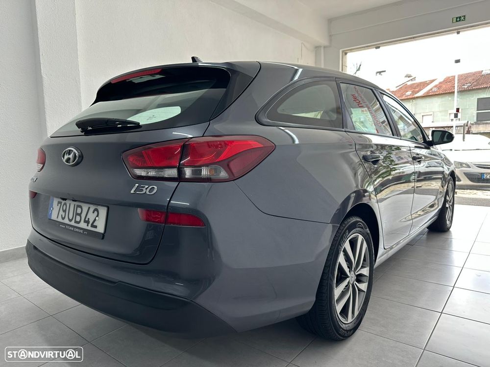 Hyundai i30 CW - 8