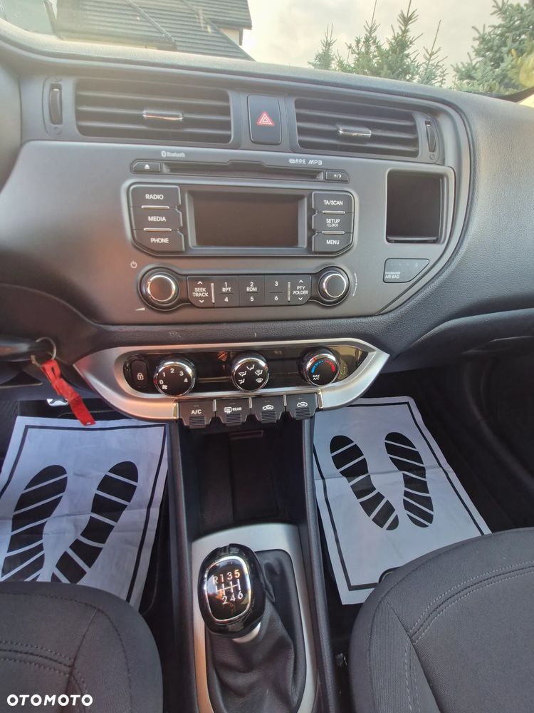 Kia Rio - 11