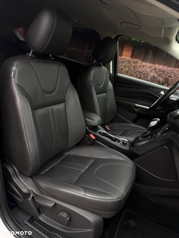 Ford Kuga 2.0 TDCi 4x4 Titanium - 32