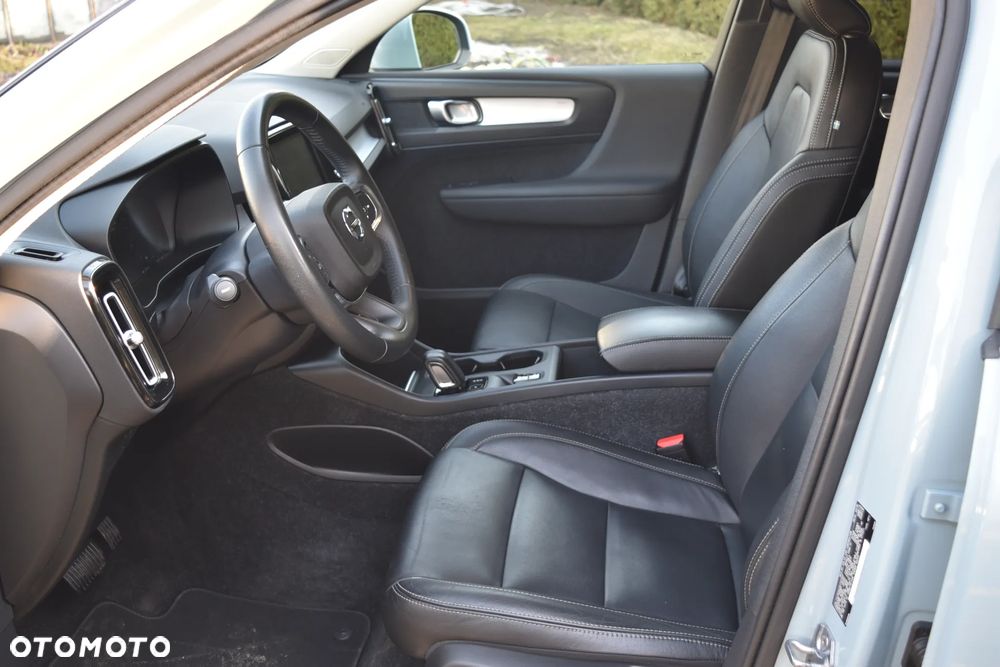 Volvo XC 40 T5 AWD Geartronic Momentum Pro - 18