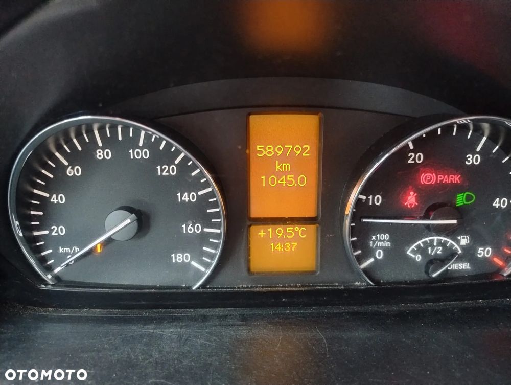 Mercedes-Benz Sprinter - 8