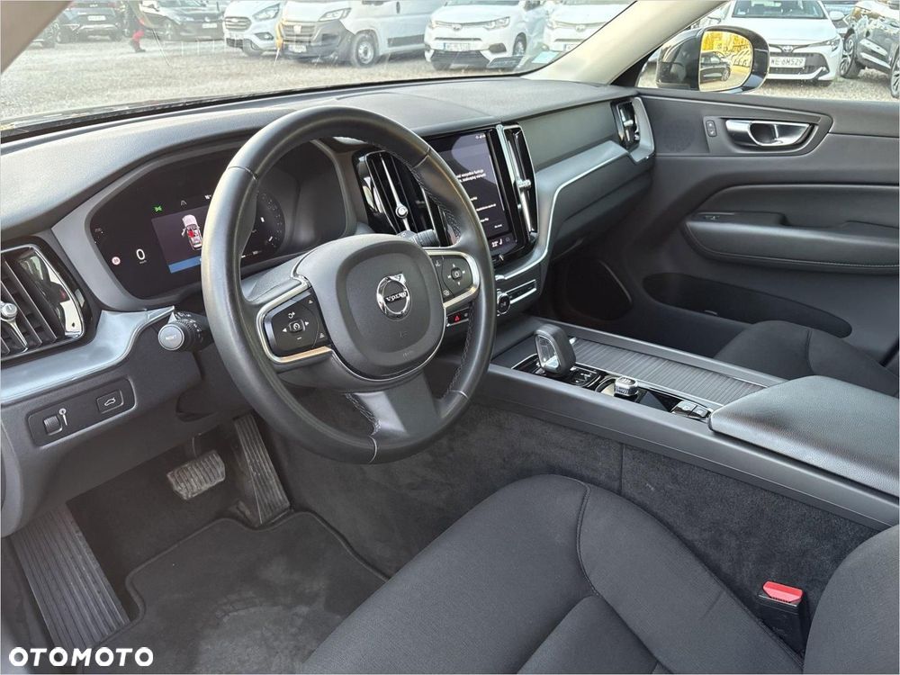 Volvo XC 60 B4 B Momentum Pro - 11