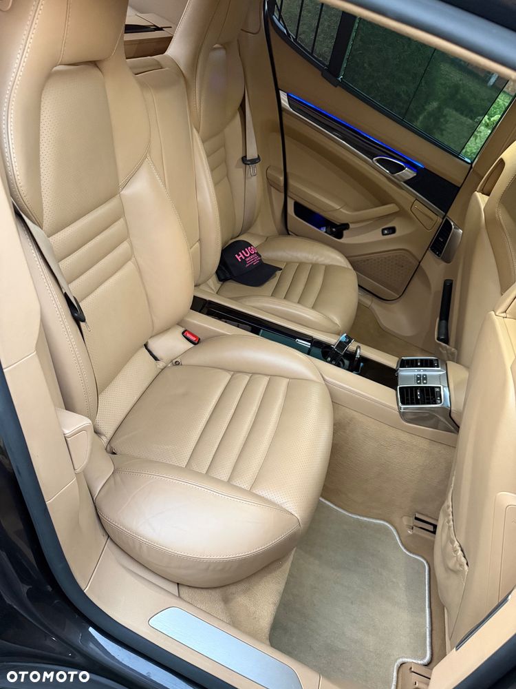 Porsche Panamera S PDK - 23