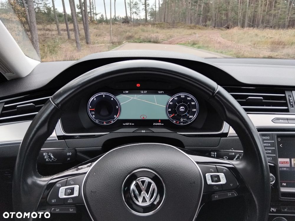 Volkswagen Passat - 18