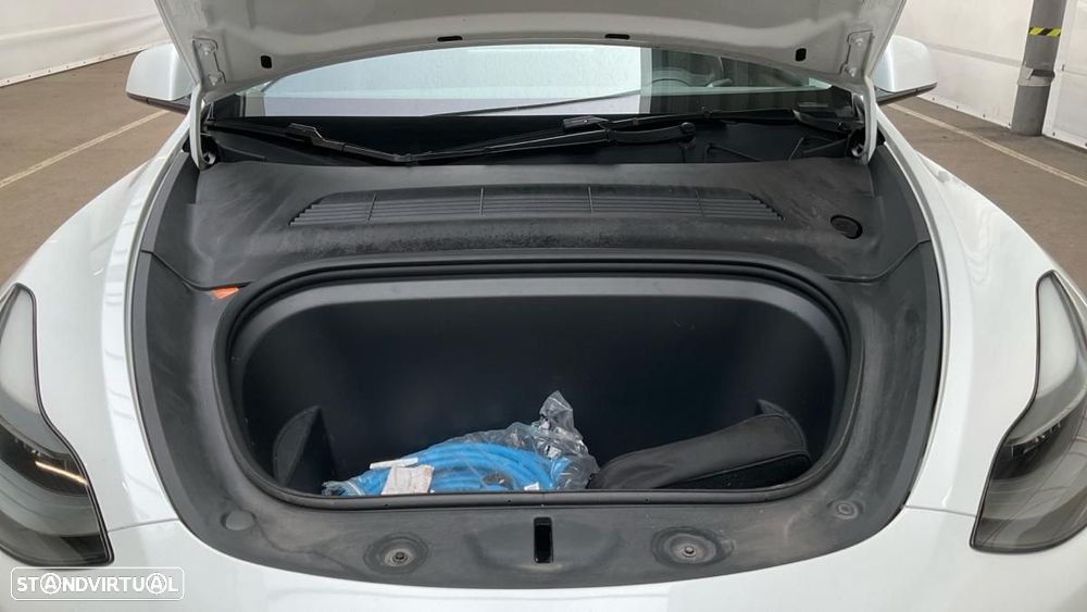 Tesla Model Y Long Range Dual Motor AWD - 8