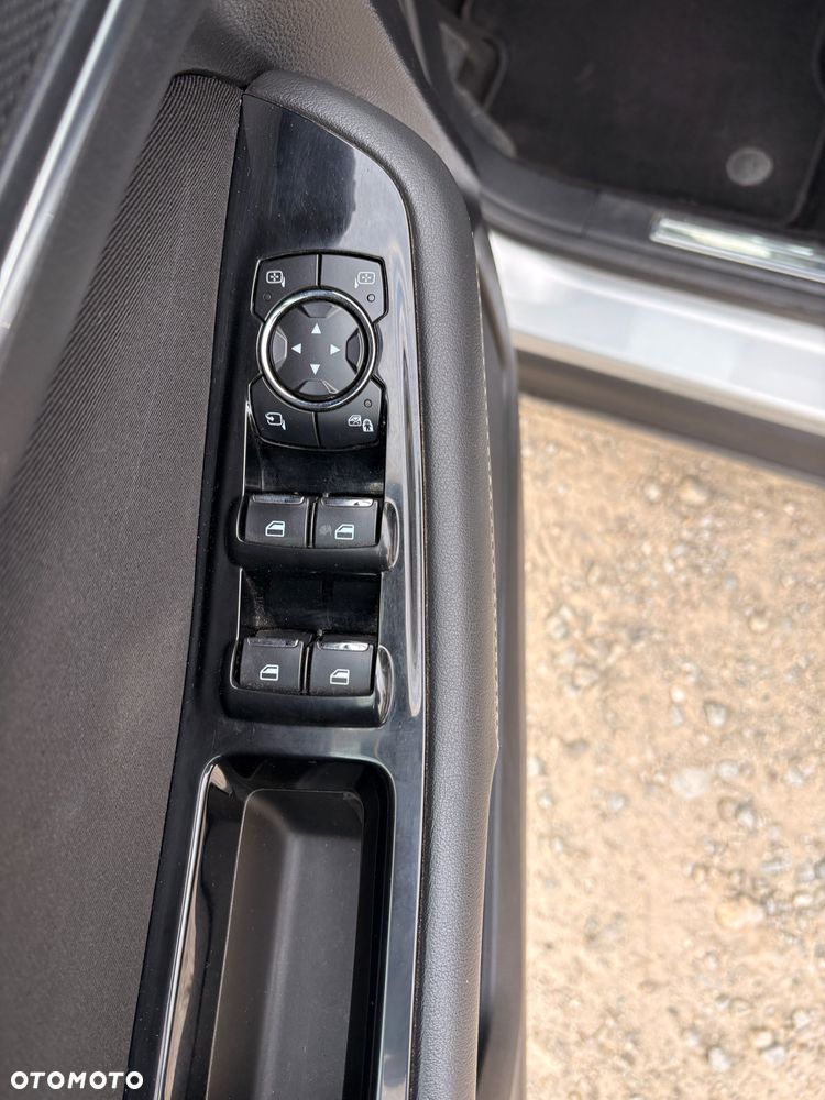 Ford S-Max 2.0 TDCi Titanium PowerShift - 19