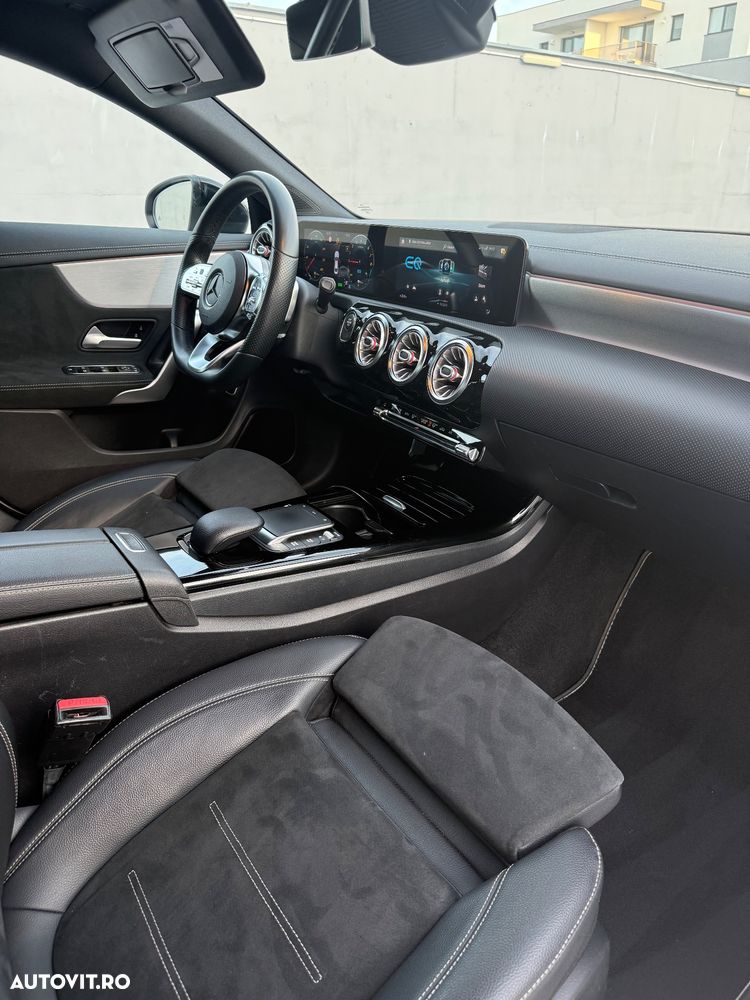 Mercedes-Benz CLA 200 - 4