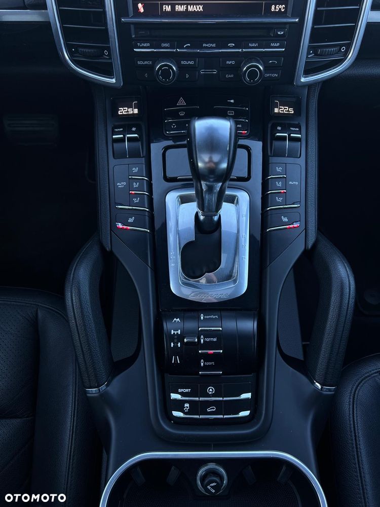 Porsche Cayenne - 20