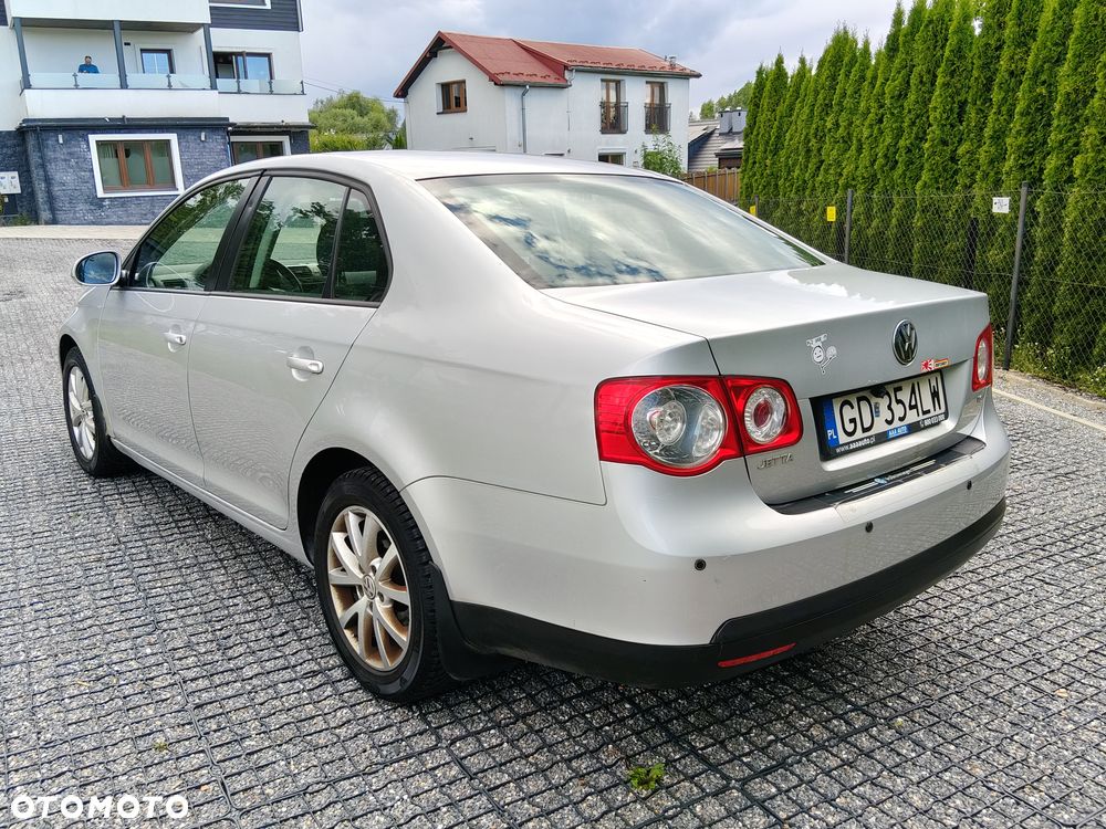Volkswagen Jetta 1.4 TSI Highline - 4