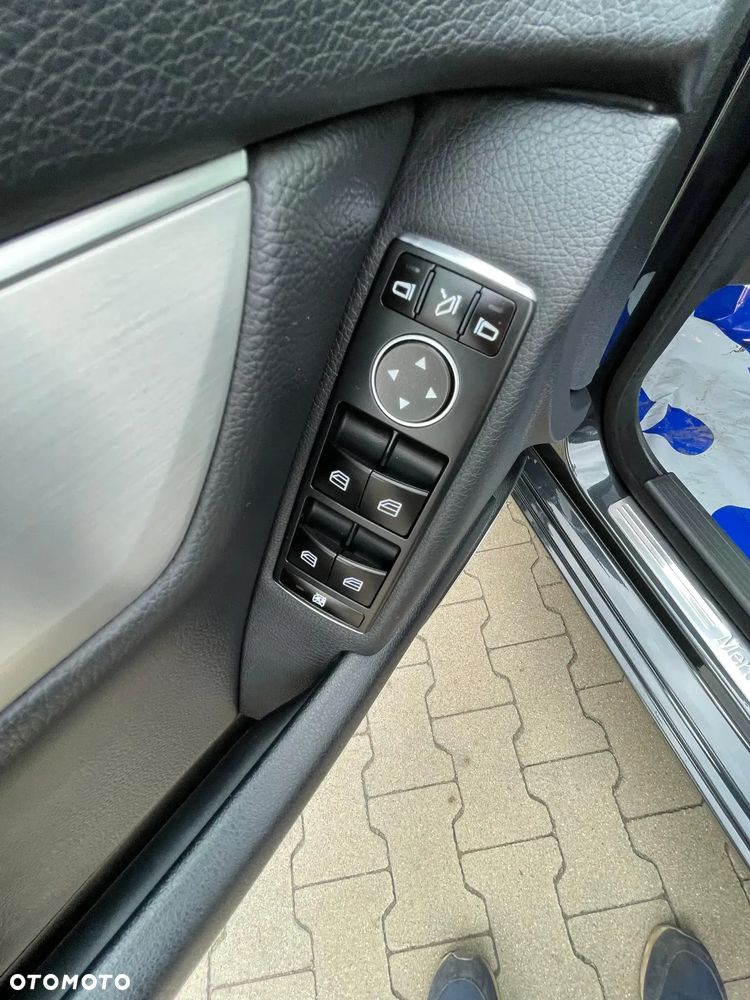 Mercedes-Benz Klasa C 180 (BlueEFFICIENCY) Avantgarde - 17