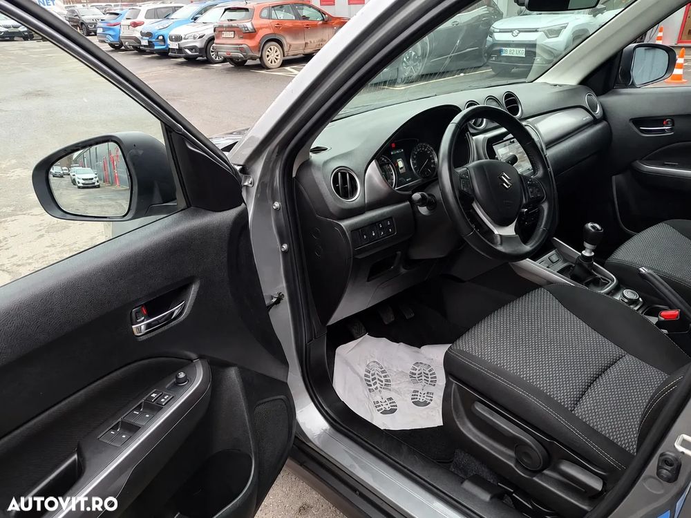 Suzuki Vitara 1.4 Boosterjet MHEV Passion - 4