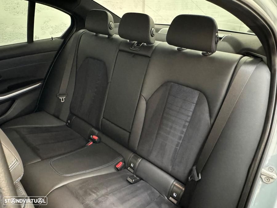 BMW 330 e Pack Desportivo M Auto - 37