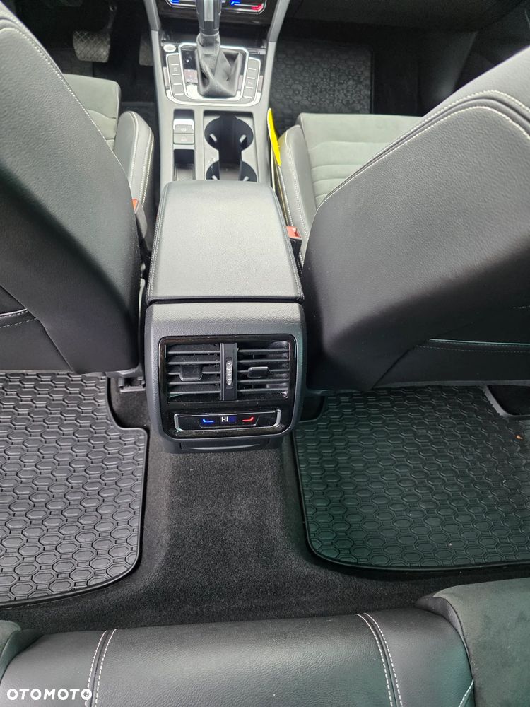 Volkswagen Passat 2.0 TDI SCR DSG 4Motion Business - 18