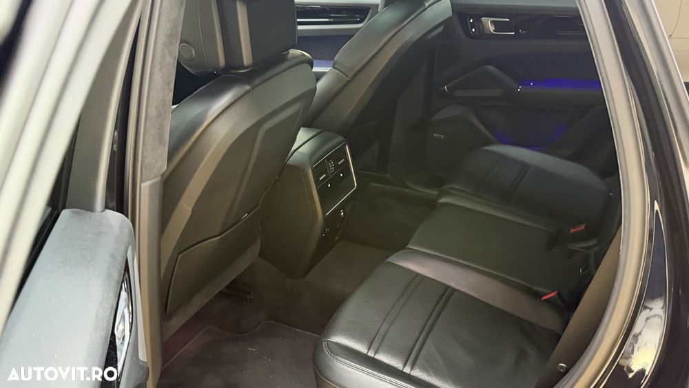 Porsche Cayenne Tiptronic S Platinum Edition - 16