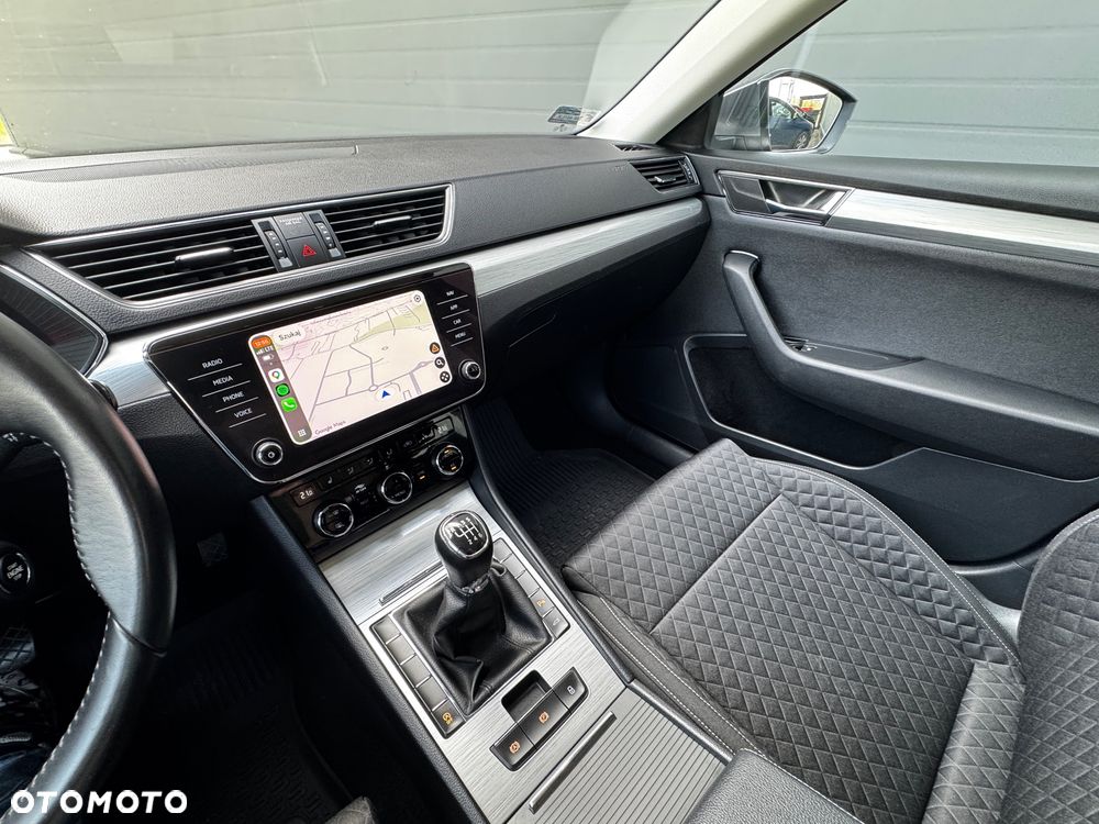 Skoda Superb 2.0 TDI SCR Ambition - 17