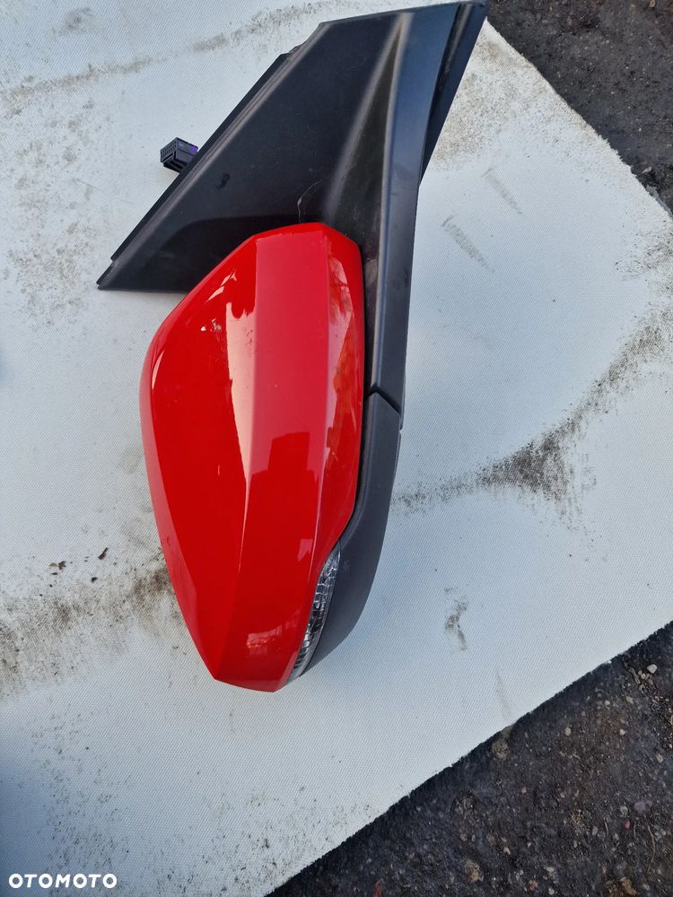 Lusterko  prawe  vw polo  2G 14 pinów  w kolorze  LP3G - 2