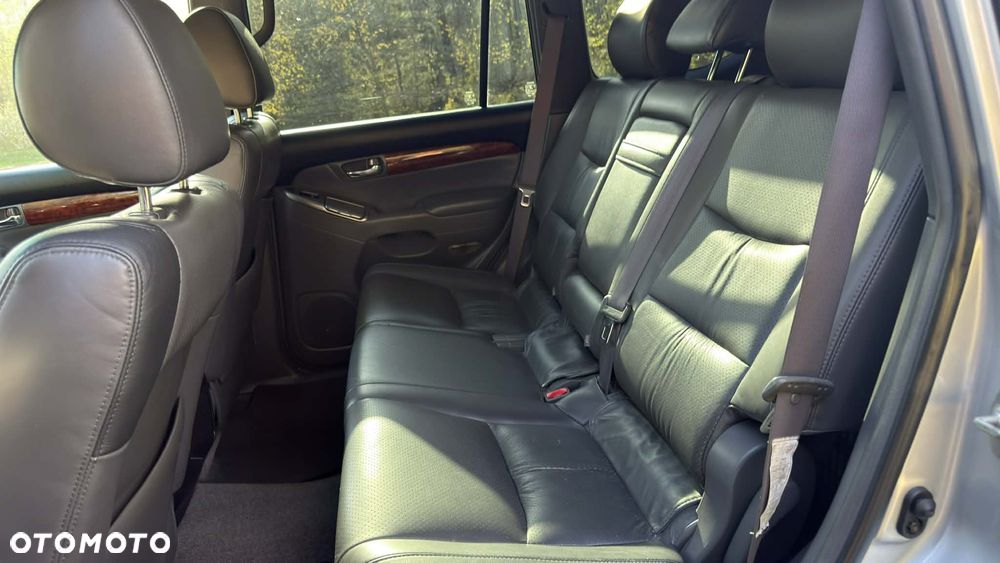 Toyota Land Cruiser - 16