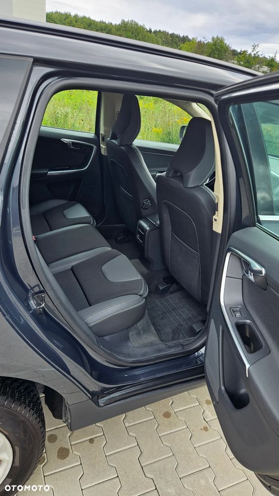Volvo XC 60 DRIVe Momentum - 8