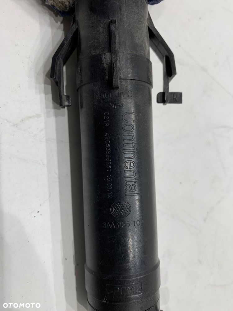 SPRYSKIWACZ REFLEKTORA PRAWY PRZÓD  VW PASSAT B7 Variant (365) 2010 - 2015 1.8 TSI 118 kW [160 KM] - 4