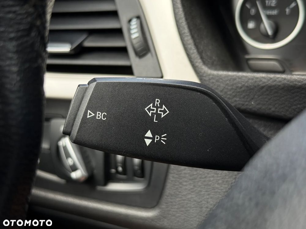 BMW Seria 3 318d - 31