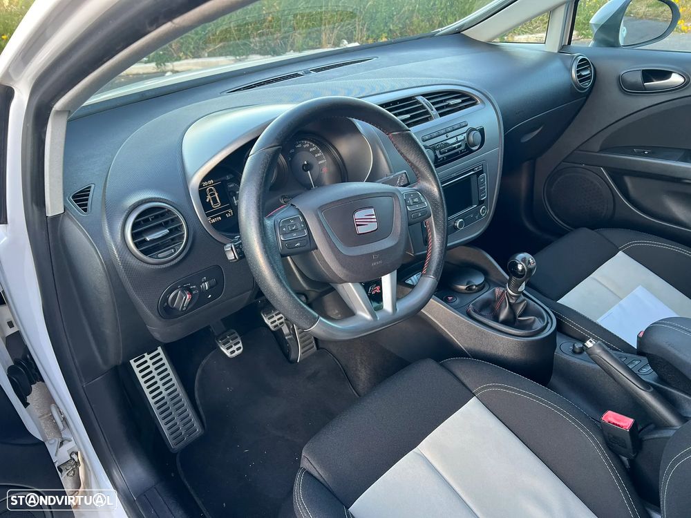 SEAT Leon 2.0 TDI FR 18 Tiago Monteiro - 12