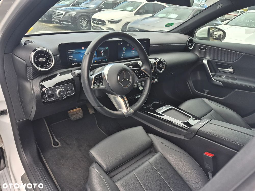 Mercedes-Benz Klasa A 200 7G-DCT - 16