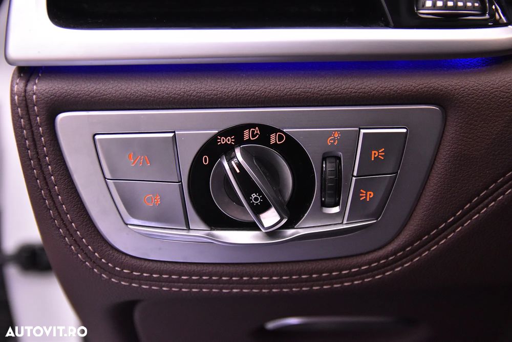BMW Seria 7 740Ld xDrive MHEV - 16