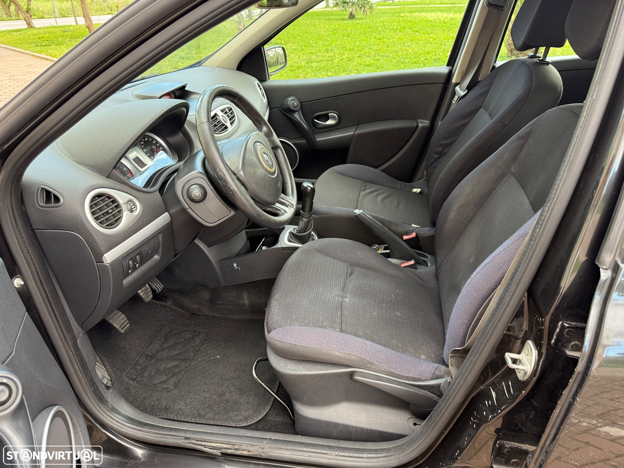 Renault Clio 1.2 Pack Authentique - 12